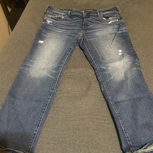 40X30 American Eagle original straight jeans with destroy details